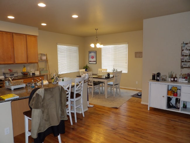 Building Photo - 6766 Indian Feather Dr