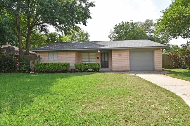 Building Photo - 2614 Willowby Dr