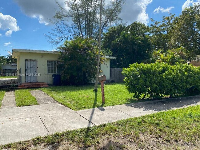 Foto del edificio - 5321 SW 67th Ave