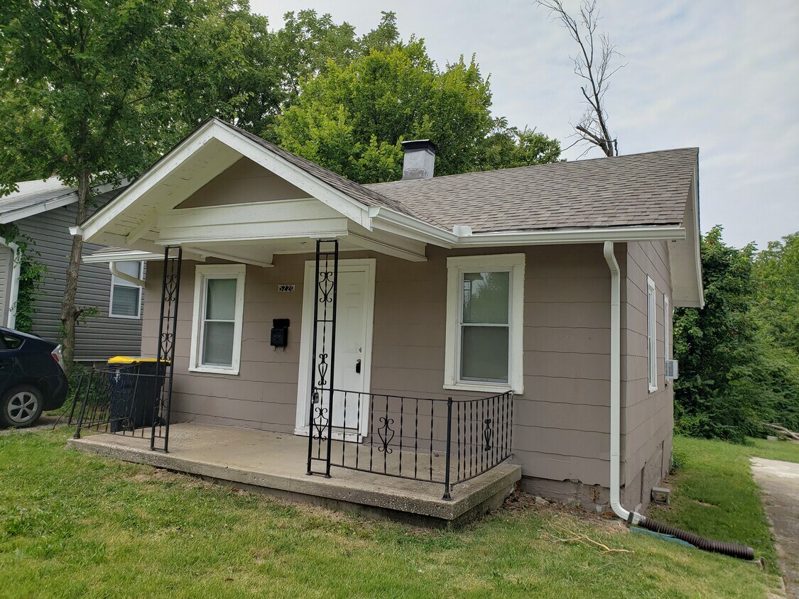 Foto principal - 5220 Norton Ave