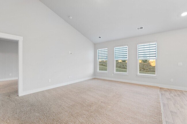 Building Photo - Beautiful 4 Bedroom Home