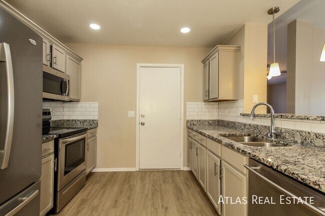 Foto del edificio - 8503 W Pierson St
