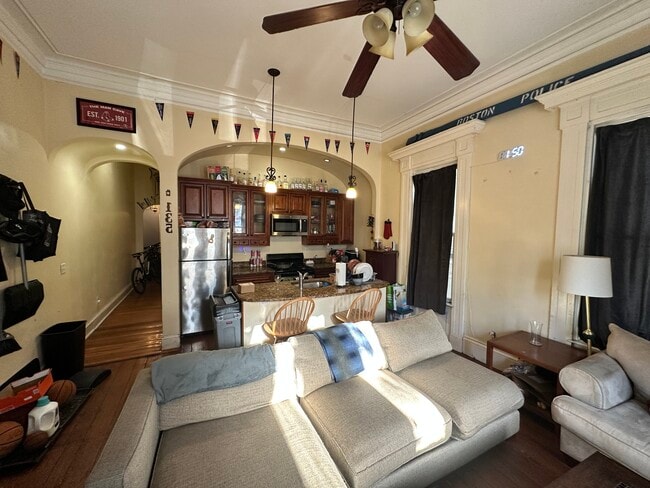 Foto del edificio - 135 Hillside St