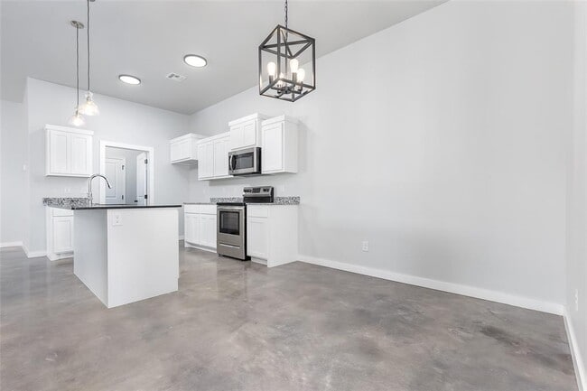 Building Photo - 2325 SW 90th Pl