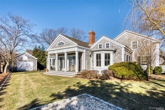 Building Photo - 1800 Village Ln