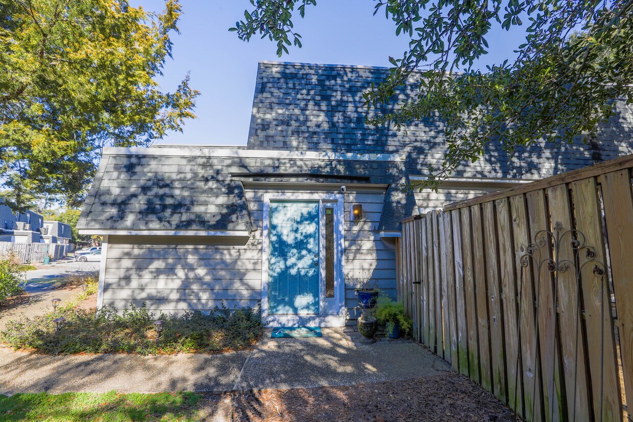 Foto principal - 6328 Wrightsville Ave