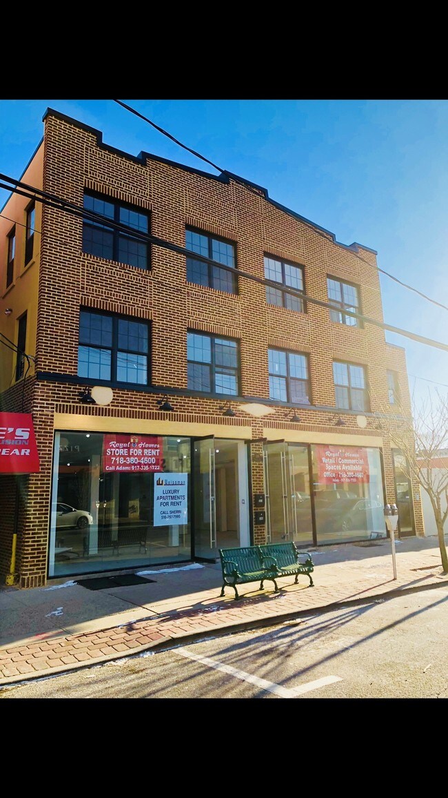 Foto del edificio - 349-351 Central Ave