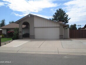 Building Photo - 2691 W Bentrup St