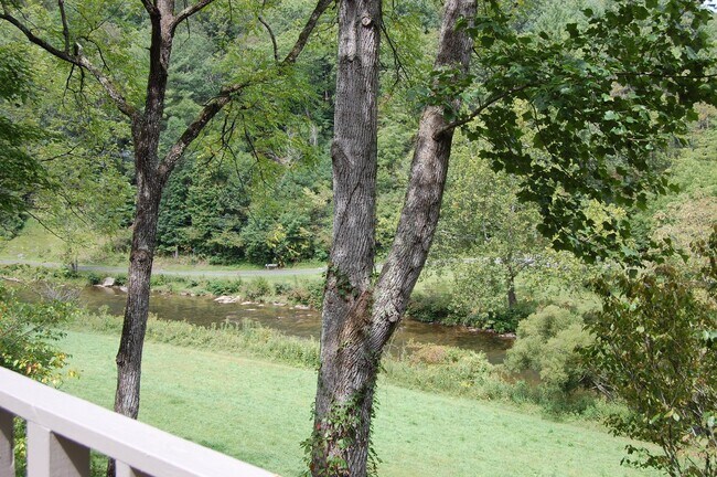 Foto del edificio - 1089 Aubrey Turner Rd