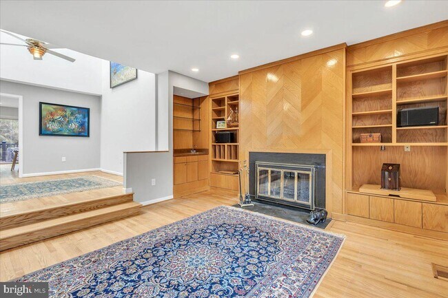 Building Photo - 5211 Strathmore Ave