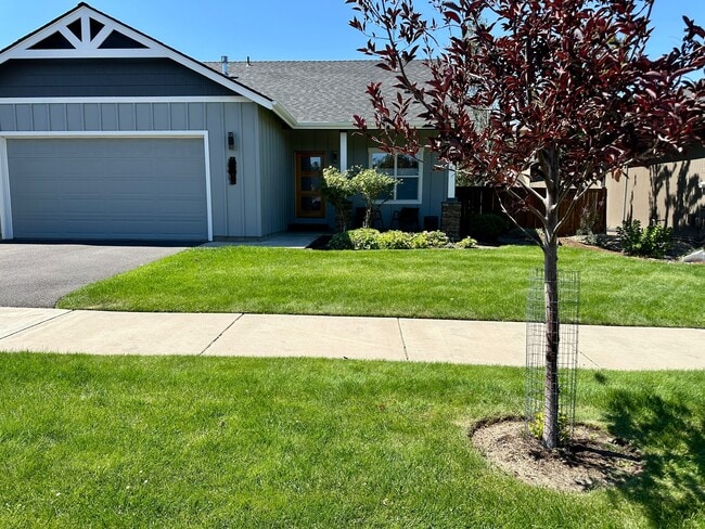 Building Photo - 63713 Hunters Cir