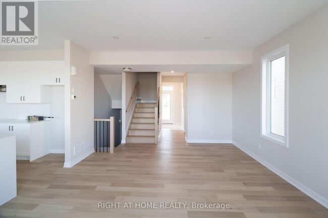 Building Photo - 333 Peninsula Rd