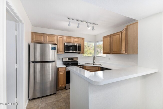 Foto del edificio - 1880 E Morten Ave