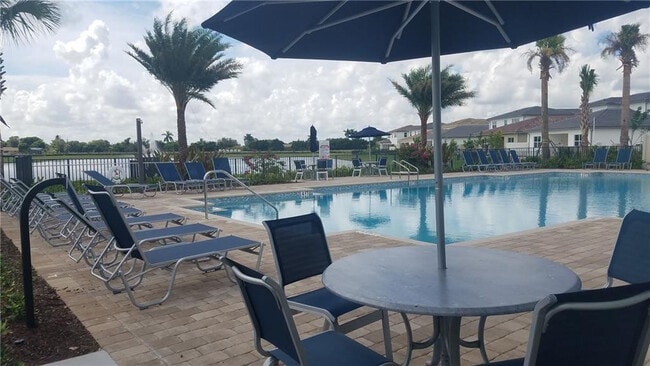 Foto del edificio - 4922 Navali Dr