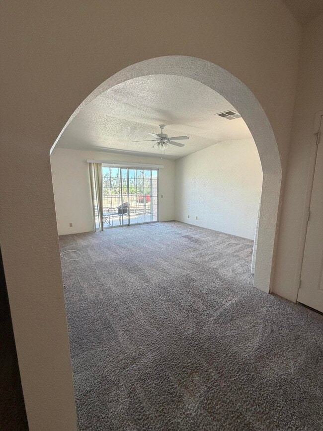 Building Photo - 505 S Farrell Dr