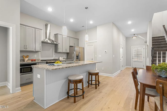 Building Photo - Four bedroom, 2.5 bath townhome in Burlington