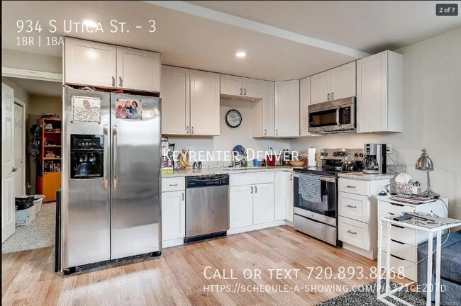 Foto del edificio - Charming 1-Bedroom Home with Garage Parkin...