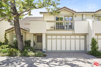 Building Photo - 6505 Dume Dr