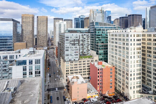 564 W Jackson Blvdn Vista aérea - Quincy 565