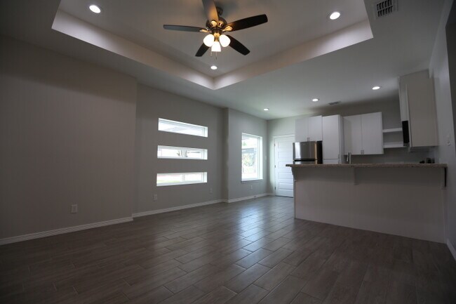 Foto del edificio - 1205 W Heritage Dr