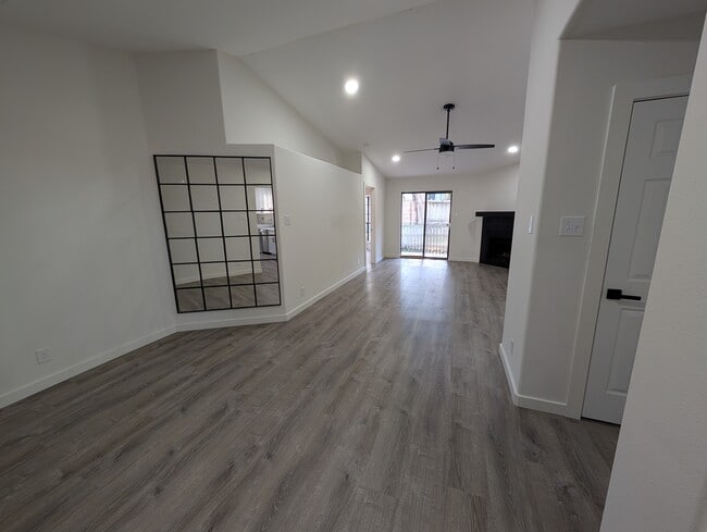 Building Photo - 1601 Faro Dr