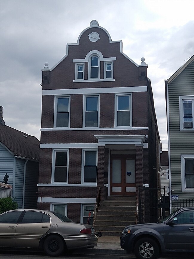 Building Photo - 2021 W 47th St