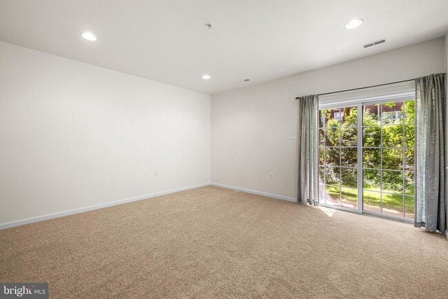 Foto del edificio - 129 Hearth Ct