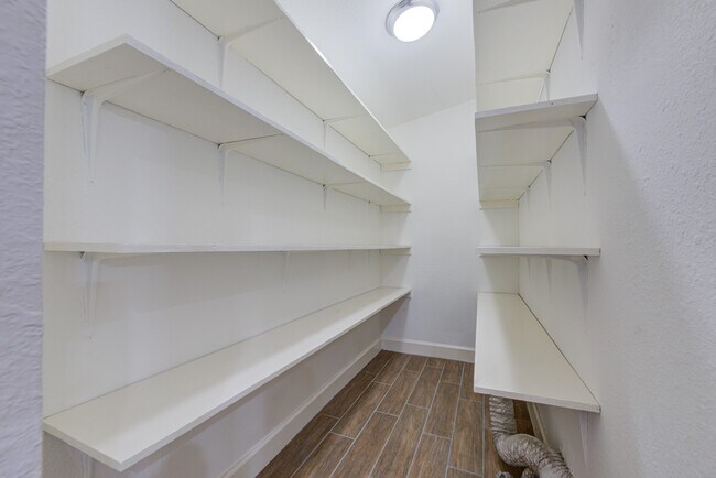 Foto del edificio - 6522 Linden St