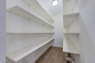 Building Photo - 6522 Linden St