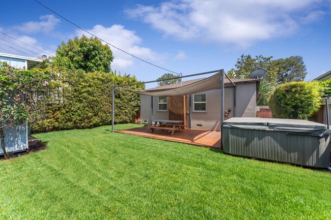 Foto del edificio - 12935 Greene Ave