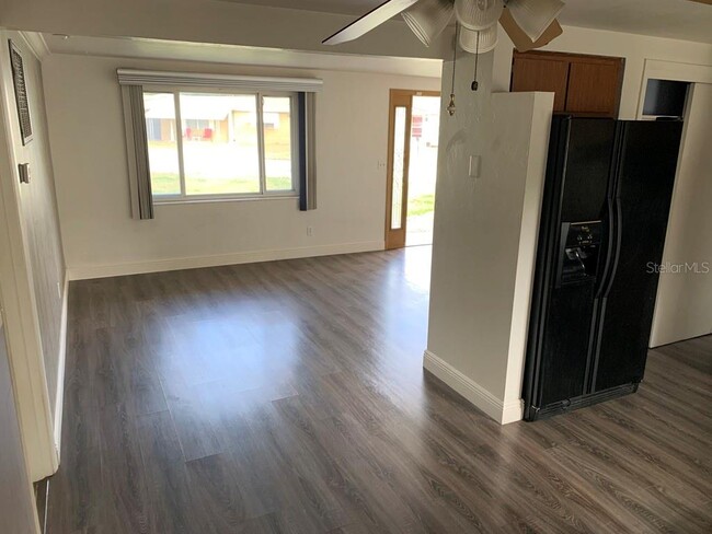 Building Photo - 4909 Fruitwood Loop