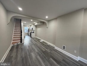 Building Photo - 718 N Curley St