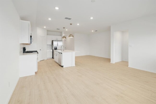 Building Photo - 358 San Juan Trl