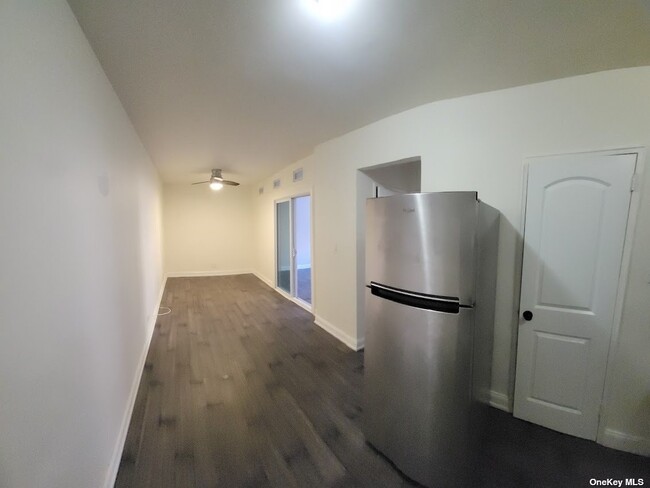 Foto del edificio - 141-60 84th Rd