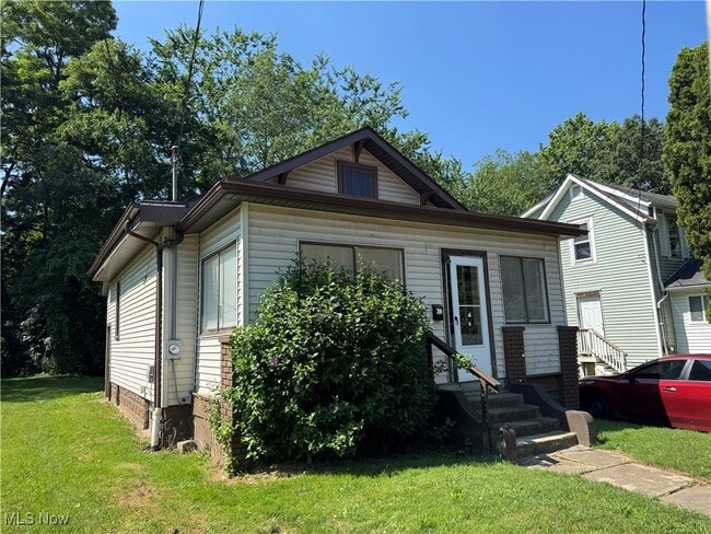 Building Photo - 710 McKinley Ave