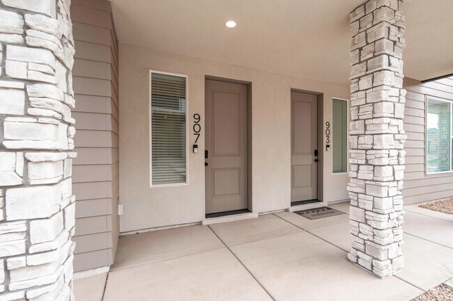 Building Photo - 907 Bright Rdg Ln