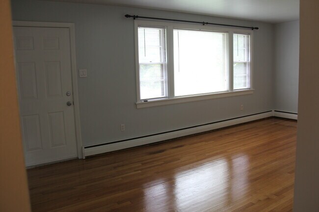Foto del edificio - 3707 Brookside Rd