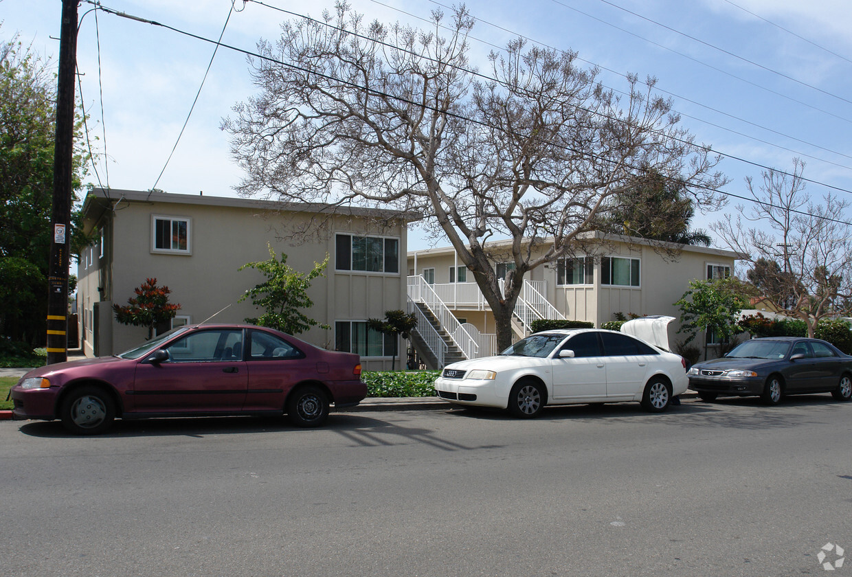 Primary Photo - 1723-1725 Diamond St