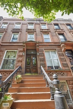 Building Photo - 4 1st Pl