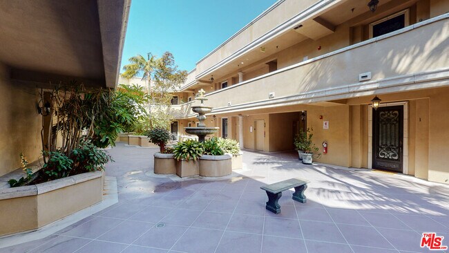 Foto del edificio - 11440 National Blvd
