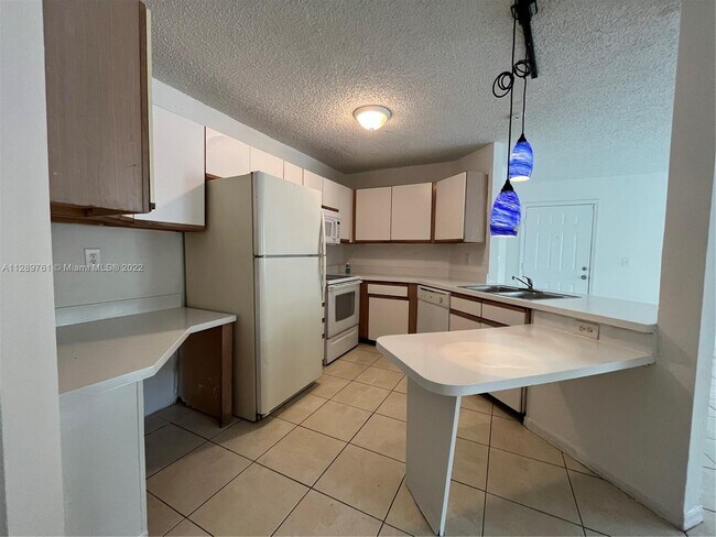 Foto del edificio - 4015 W McNab Rd