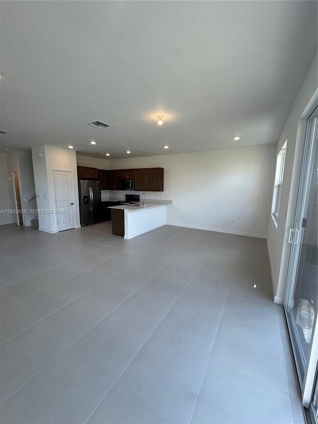 Foto del edificio - 196 NE 13th Ave