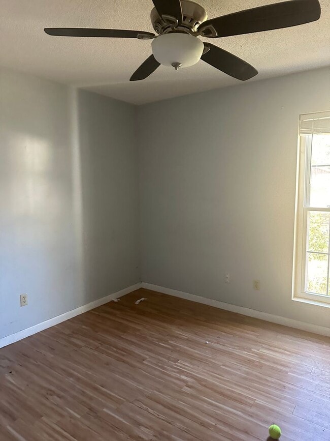 Foto del edificio - Available Now