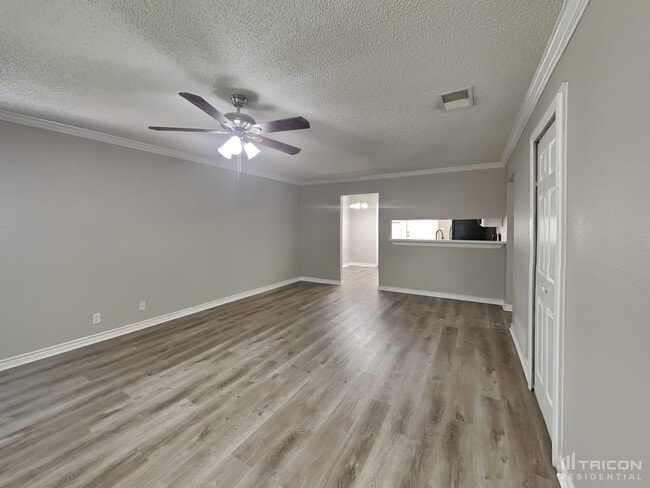 Building Photo - 206 Royal Dr