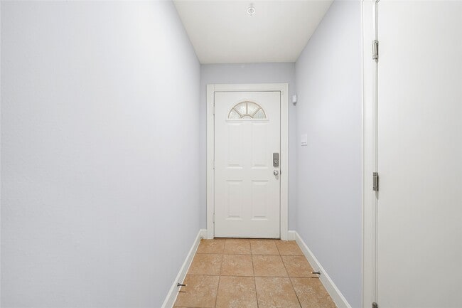 Building Photo - 2710 Hullsmith Dr