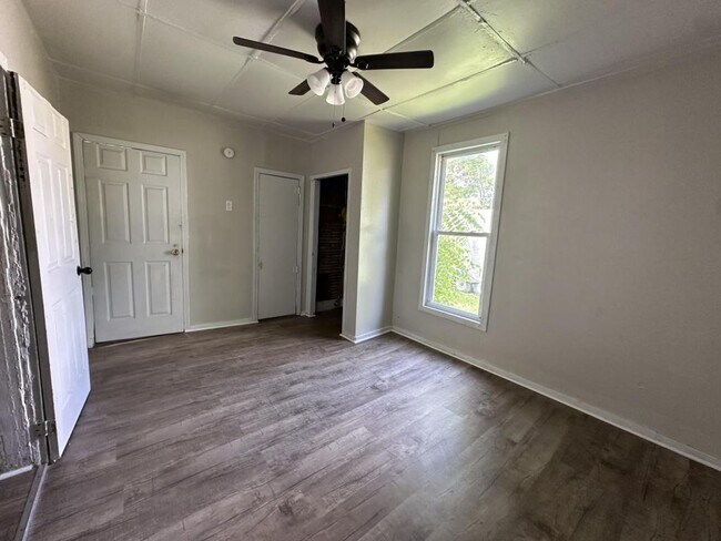 Foto del edificio - 315 W Hickory St
