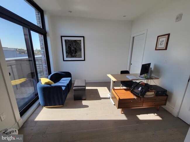 Foto del edificio - 1402 H St NE