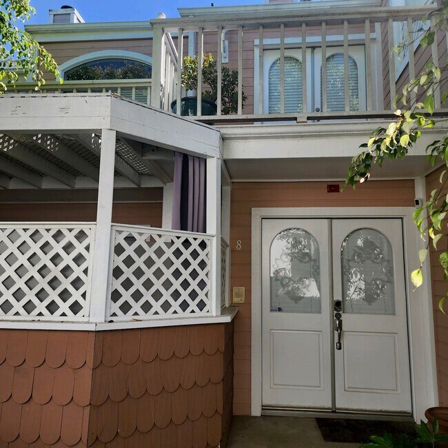 320 N Catalina Ave, Redondo Beach, CA 90277 Townhome Rentals in