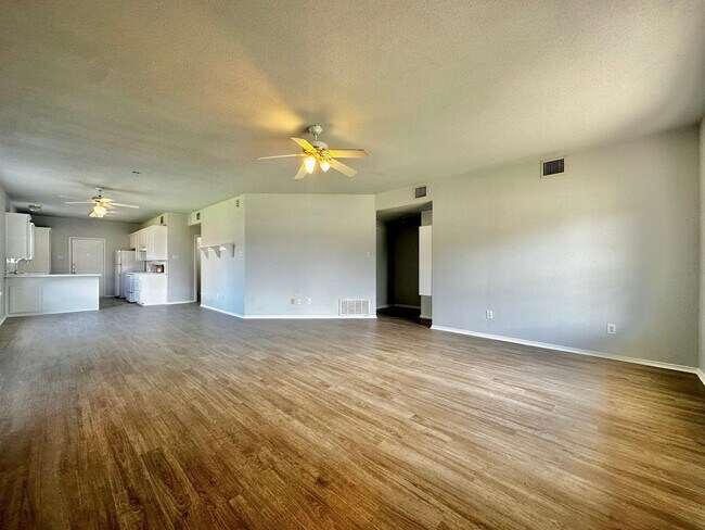 Building Photo - 1318 James Ave