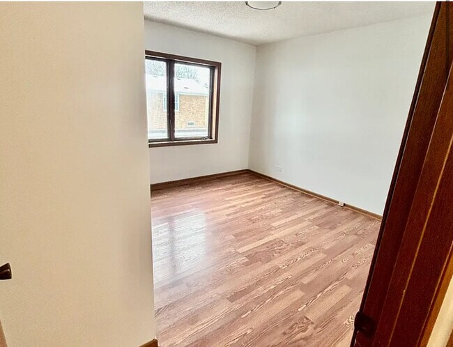 Foto del edificio - 6441 Pershing Rd